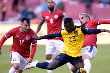 La selección chilena llegó con tanques de oxígeno a Ecuador 