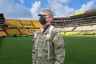 Pedro León tuvo que hacer el servicio militar peruano y combinarlo con su insipiente carrera futbolística 